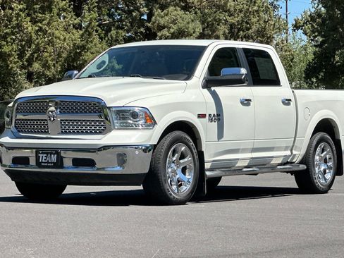 Used 2018 RAM 1500 Laramie w/ Convenience Group AWD/4WD image 8