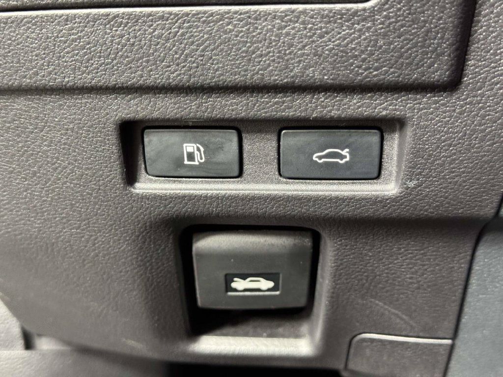 Used 2021 Lexus ES 300h w/ Accessory Package 2 FWD image 18