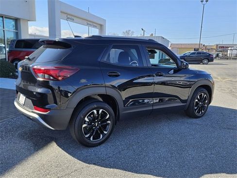 Used 2023 Chevrolet TrailBlazer LT w/ Convenience Package image 14