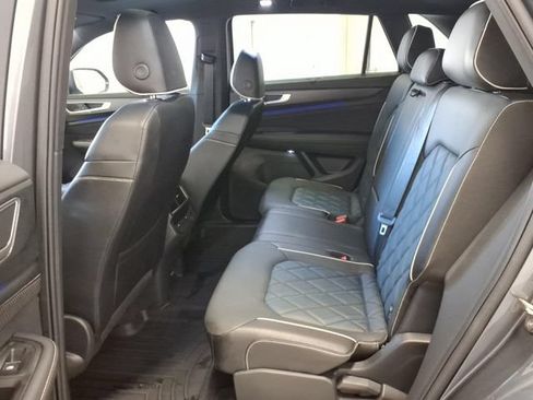 Used 2024 Volkswagen Atlas Cross Sport SEL Premium R-Line AWD/4WD image 15