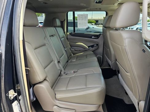 Used 2019 GMC Yukon XL SLT w/ Open Road Package AWD/4WD image 13