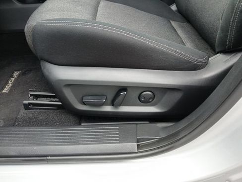 Used 2024 Nissan Rogue SV FWD image 14