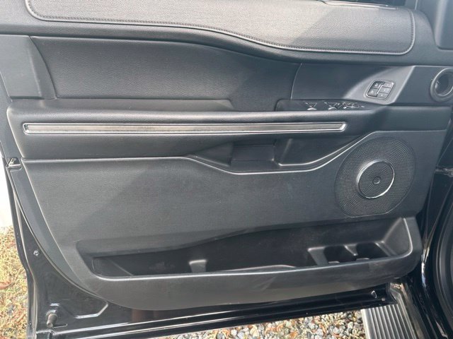 Used 2018 Ford Expedition XLT w/ Equipment Group 202A RWD image 14