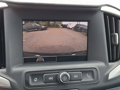 Certified 2023 GMC Terrain SLE AWD/4WD image 17