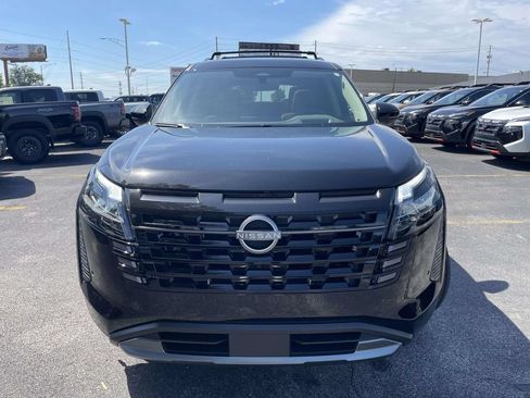 New 2026 Nissan Pathfinder Platinum FWD image 6