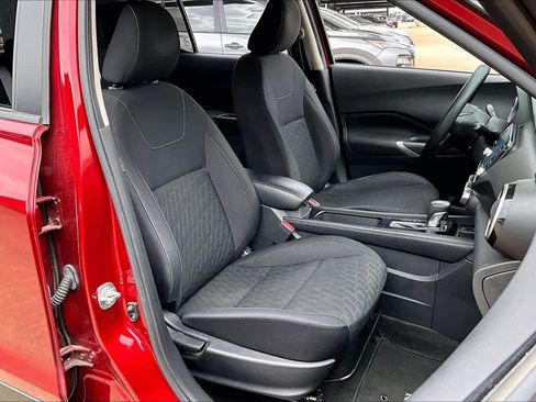 Used 2023 Nissan Kicks SV image 8