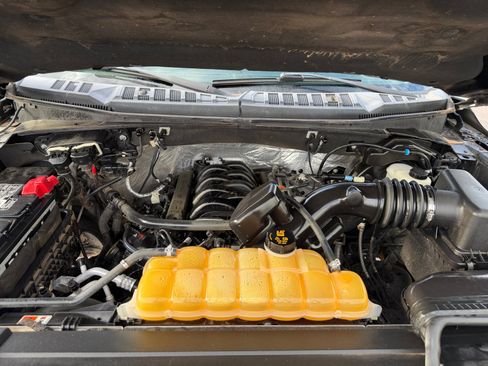 Used 2015 Ford F150 Lariat w/ Equipment Group 502A Luxury AWD/4WD image 32