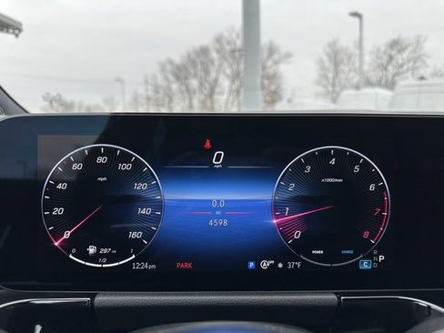 Used 2025 Mercedes-Benz GLA 250 4MATIC image 18