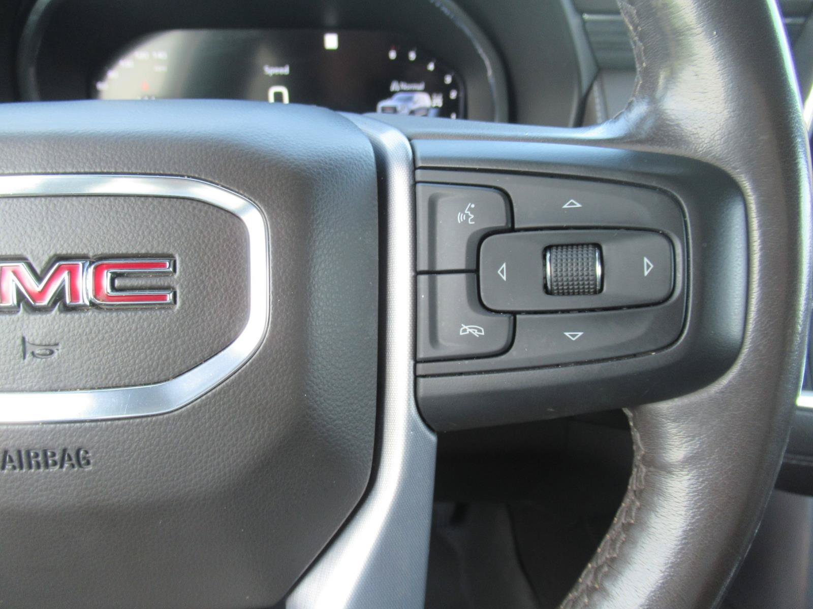 Certified 2022 GMC Yukon XL SLT w/ SLT Premium Package AWD/4WD image 25