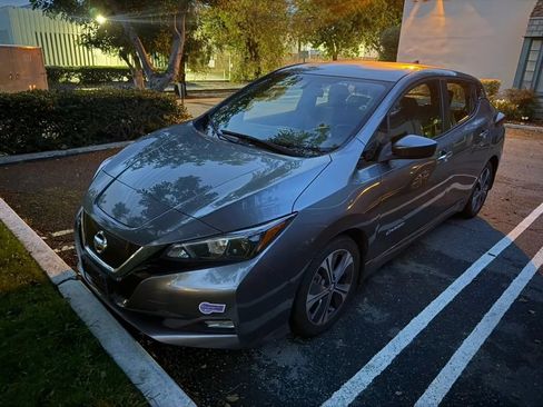 Used 2019 Nissan Leaf SV w/ Protection Package image 2