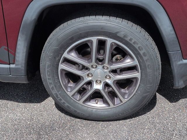 Used 2020 Jeep Compass Latitude FWD image 11