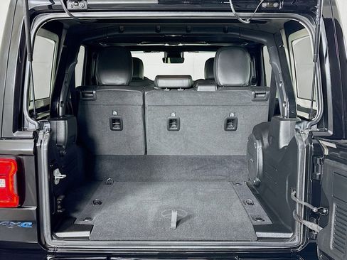 Used 2022 Jeep Wrangler Unlimited Sahara image 22