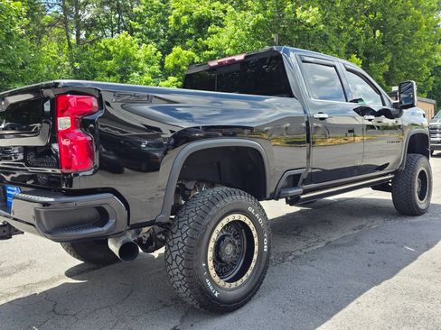 Used 2022 Chevrolet Silverado 2500 High Country w/ Technology Package AWD/4WD image 38
