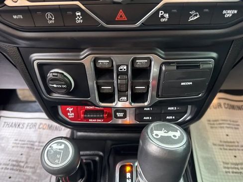 Used 2019 Jeep Wrangler Unlimited Rubicon w/ Dual Top Group image 19