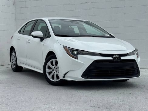 Used 2024 Toyota Corolla LE FWD image 2