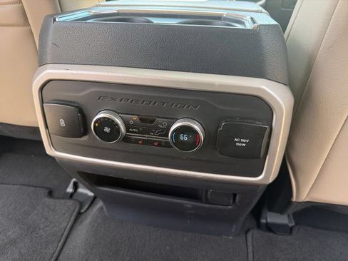 Used 2024 Ford Expedition Limited AWD/4WD image 25