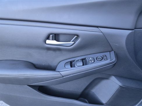 Used 2025 Nissan Sentra SV image 30