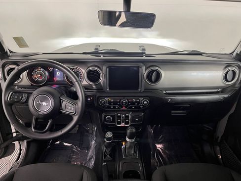 Used 2022 Jeep Gladiator Sport image 18