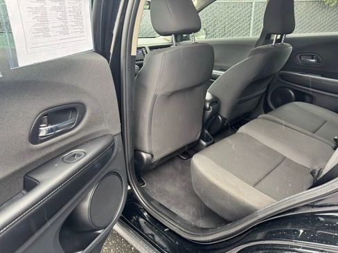 Used 2021 Honda HR-V LX image 8