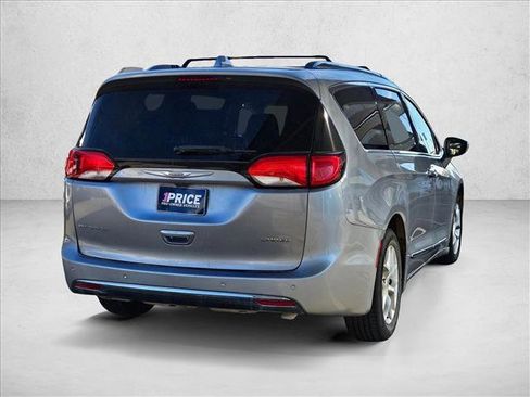 Used 2020 Chrysler Pacifica Limited image 5