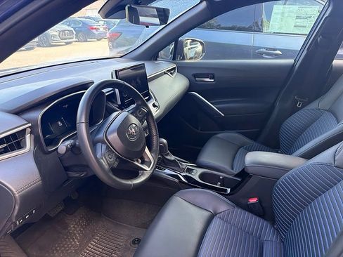 Used 2025 Toyota Corolla Cross AWD Hybrid w/ Convenience Package image 8