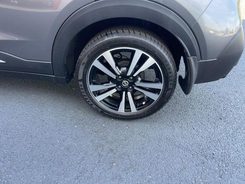 Used 2019 Nissan Kicks SR w/ SR Premium Package image 5