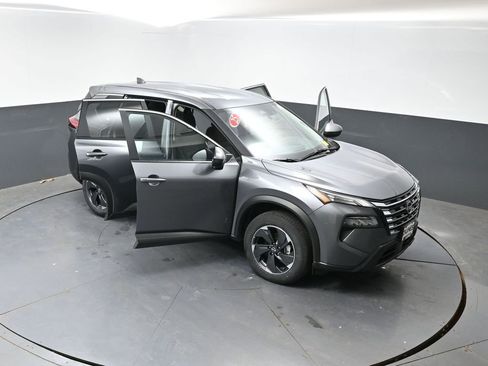Used 2025 Nissan Rogue SV AWD/4WD image 57
