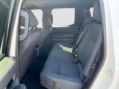 Used 2025 Toyota Tacoma SR5 AWD/4WD image 23
