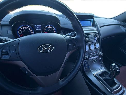 Used 2013 Hyundai Genesis 3.8 RWD image 19