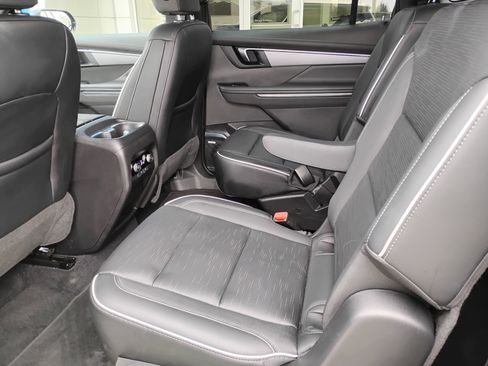 Used 2025 Buick Enclave Sport Touring image 16