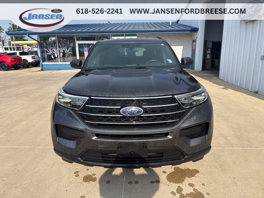 Used 2020 Ford Explorer XLT w/ Comfort Package AWD/4WD image 2