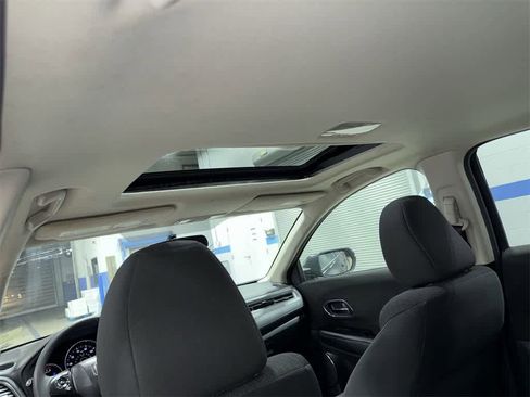 Used 2017 Honda HR-V EX image 22
