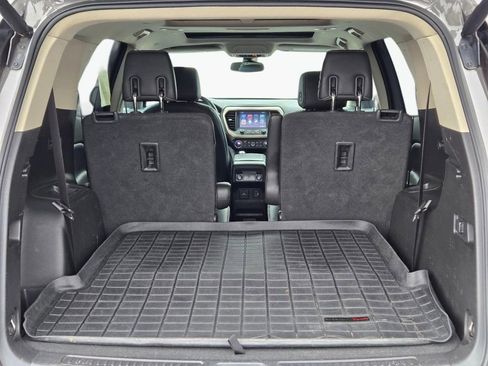 Used 2019 GMC Acadia Denali w/ Technology Package FWD image 8