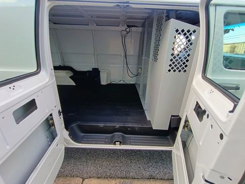 Used 2002 Dodge B3500 image 52