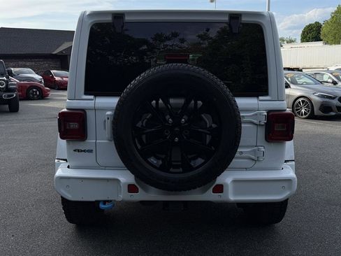 Used 2021 Jeep Wrangler Unlimited Sahara AWD/4WD image 15
