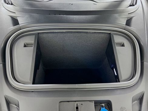 New 2026 Porsche Taycan GTS image 31