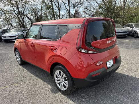Used 2022 Kia Soul LX image 5