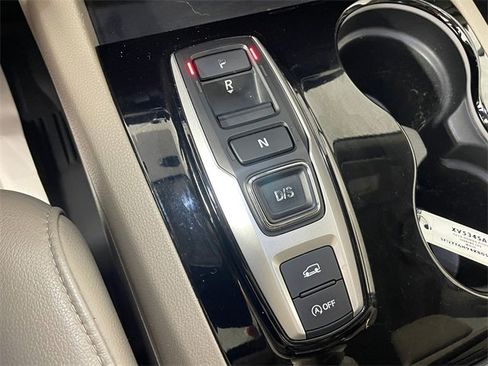 Used 2019 Honda Pilot Touring image 11