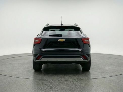 Used 2025 Chevrolet Trax LT image 7
