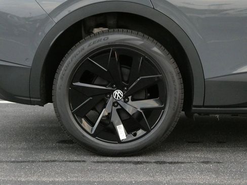 New 2025 Volkswagen ID.4 Pro S image 18