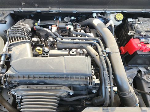 Used 2025 Ford Maverick XL w/ Equipment Group 102A AWD/4WD image 35