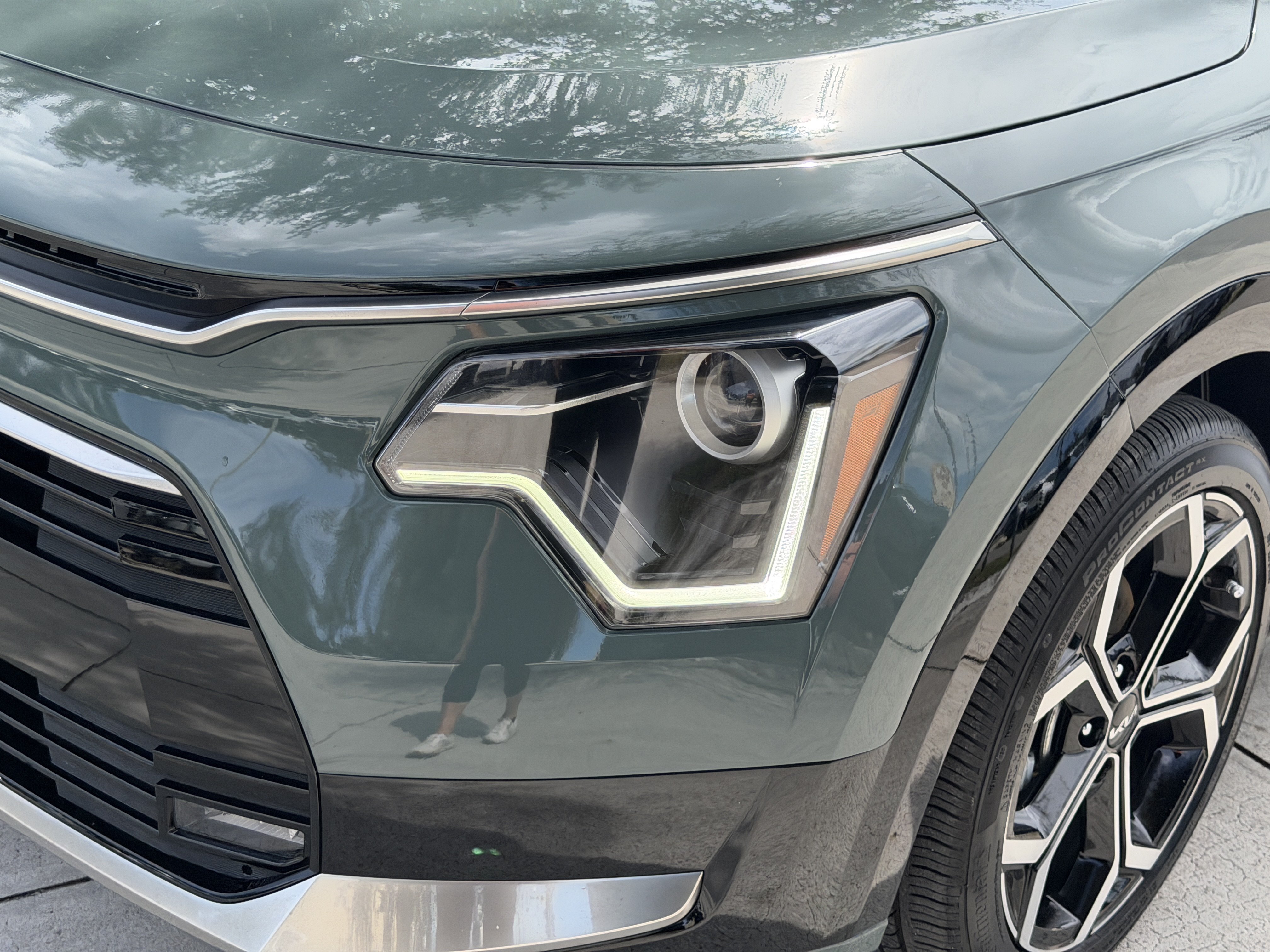 Certified 2024 Kia Niro EX Touring FWD image 8