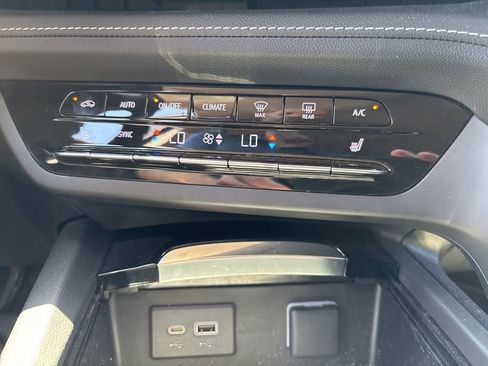 Used 2023 Buick Envision Essence FWD image 16