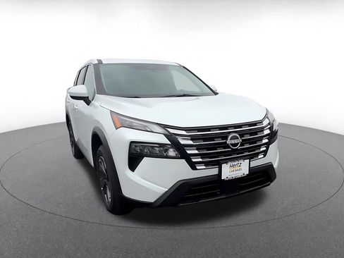 Used 2025 Nissan Rogue SV FWD image 3