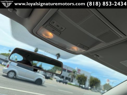 Used 2018 Volkswagen Passat 2.0T R-Line w/ R-Line Lighting Package FWD image 31