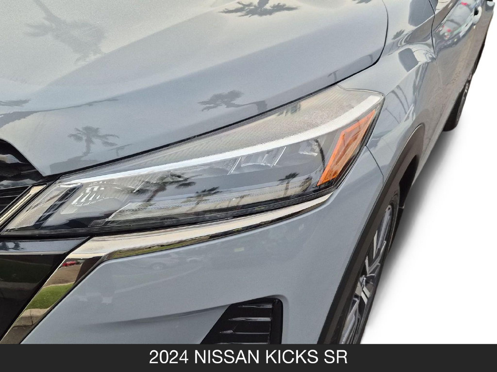 Certified 2024 Nissan Kicks SR FWD image 10