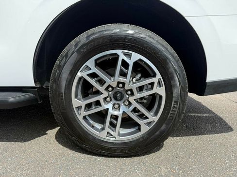 Used 2025 Ford Expedition Active image 11