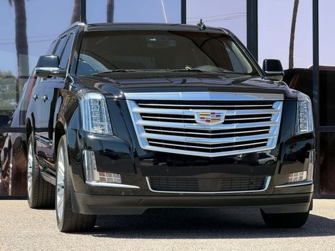 Used 2016 Cadillac Escalade Platinum AWD/4WD image 18