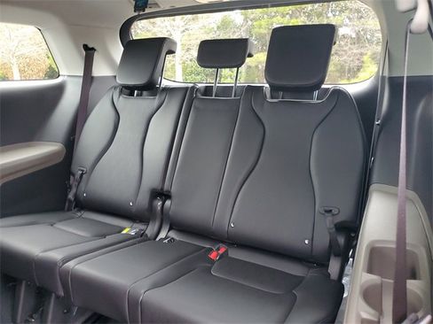 New 2026 Kia Carnival LXS image 11