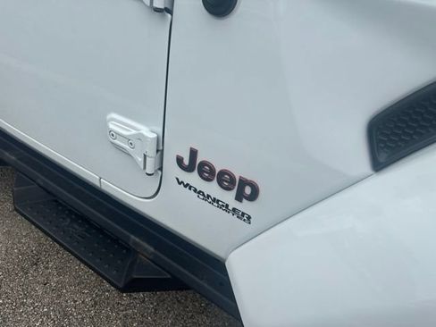 Used 2021 Jeep Wrangler Unlimited Rubicon AWD/4WD image 6